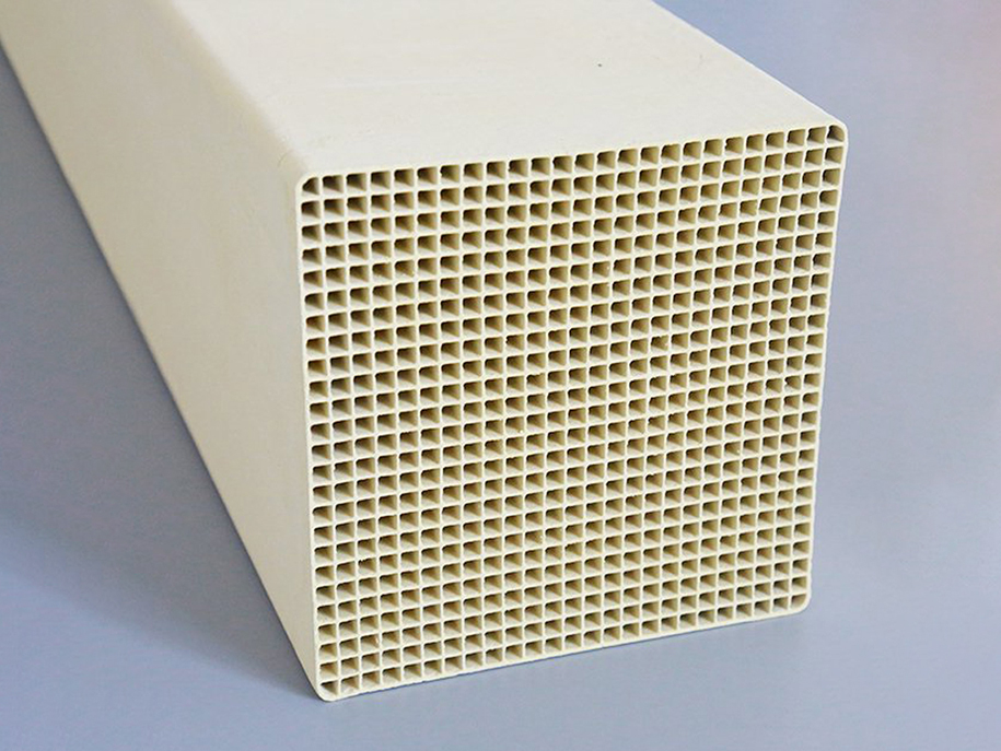 中孔数蜂窝式催化剂